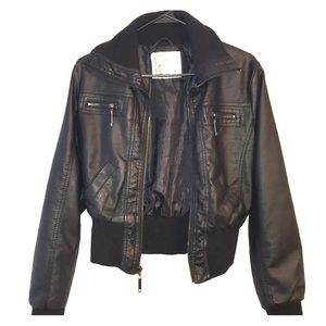 Women’s shasa black leather jacket.
